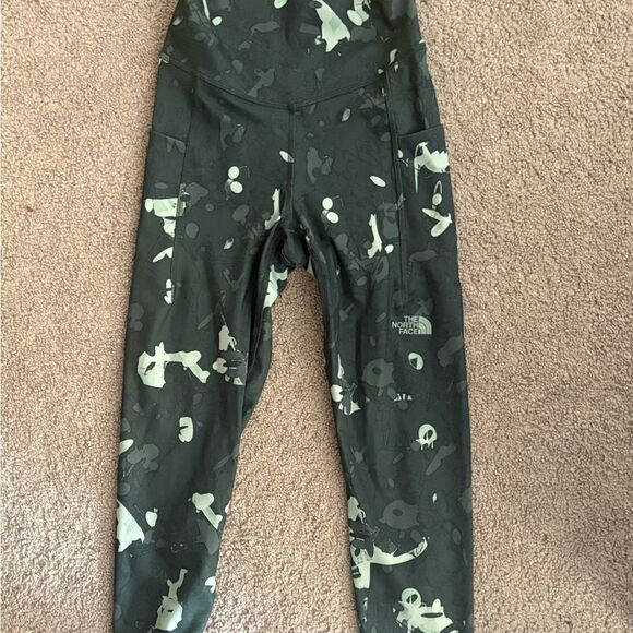 The North Face Pants - The North Face Green Pattern Print Leggings with pockets SIZE SMALL